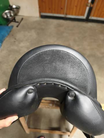Sella da dressage  Manta  17" - 2022