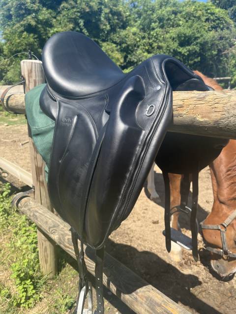 Sella da dressage Devoucoux  17.5" - 2021
