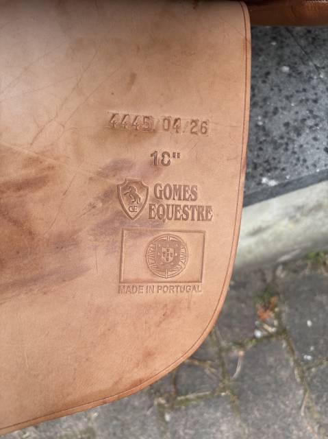 Sella da dressage Gomes  18" - 2026