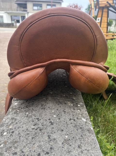 Sella da dressage Gomes  18" - 2026