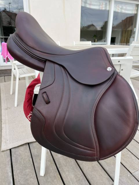 Sella da salto ostacoli CWD  17.5" - 2023