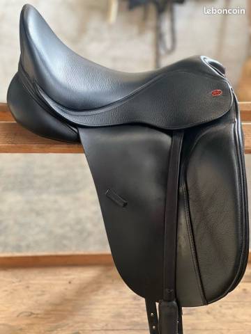 Sella da dressage KENT & MASTERS  17" - 2025
