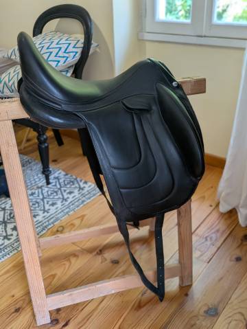 Sella da dressage Devoucoux  18" - 2023