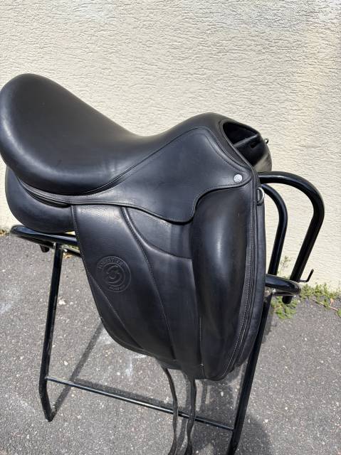 Sella da dressage Forestier  17" - 2022