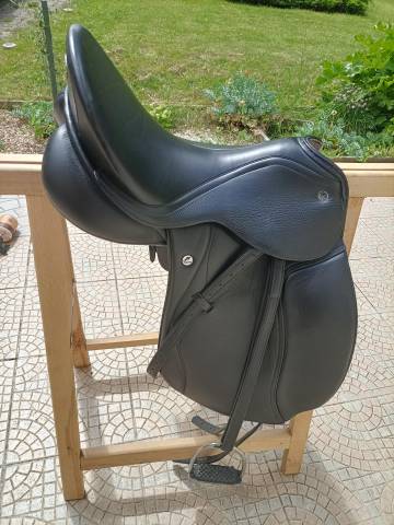Sella da dressage Kieffer  18" - 2021