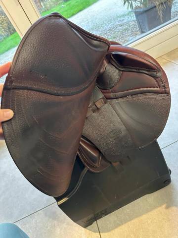 Sella da salto ostacoli CWD  17.5" - 2021