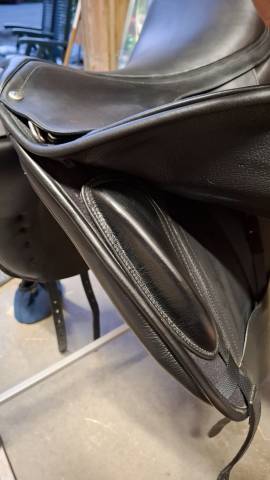 Sella da dressage Bates  18" - 2022