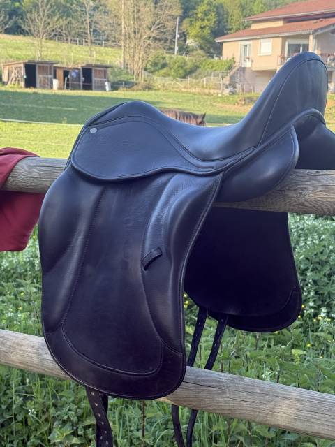 Sella da dressage Baude  17.5" - 2023