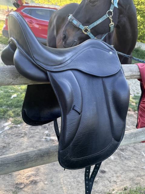 Sella da dressage Baude  17.5" - 2023