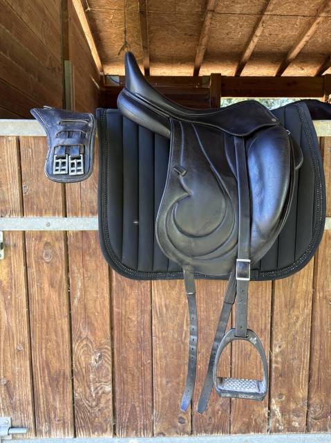 Sella da dressage Antar&egrave;s  18" - 2016