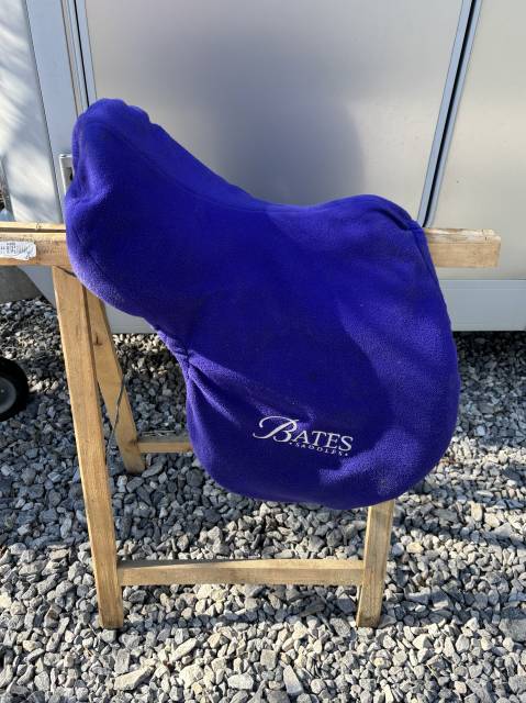 Sella da salto ostacoli Bates  17.5" - 2020