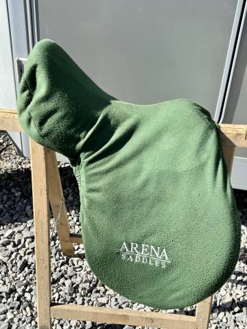 Sella da salto ostacoli Arena  17.5" - 2021