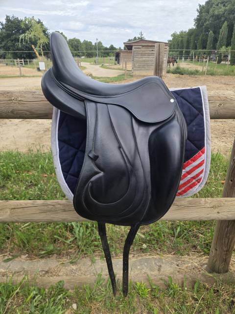 Sella da dressage Antar&egrave;s  17.5" - 2017