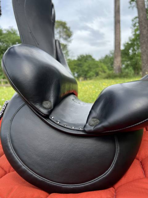 Sella da dressage Devoucoux  17.5" - 2016
