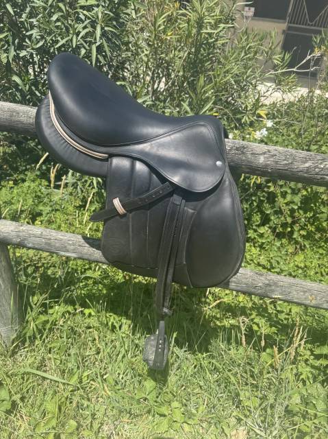Sella da salto ostacoli Forestier  17.5" - 2024