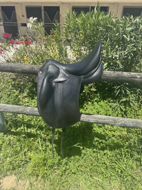 Sella da dressage Childeric  17.5" - 2024