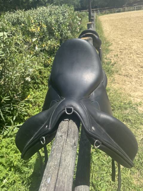 Sella da dressage Childeric  17.5" - 2024