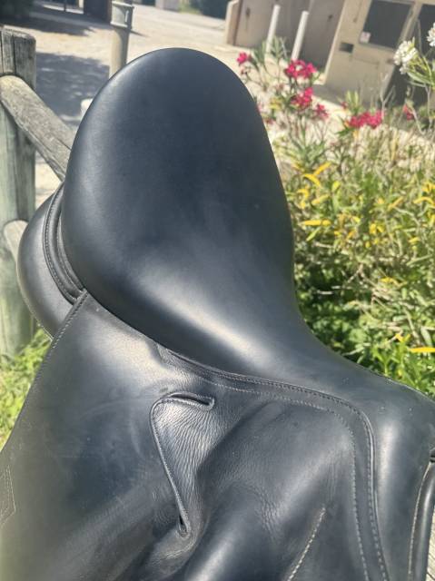 Sella da dressage Childeric  17.5" - 2024