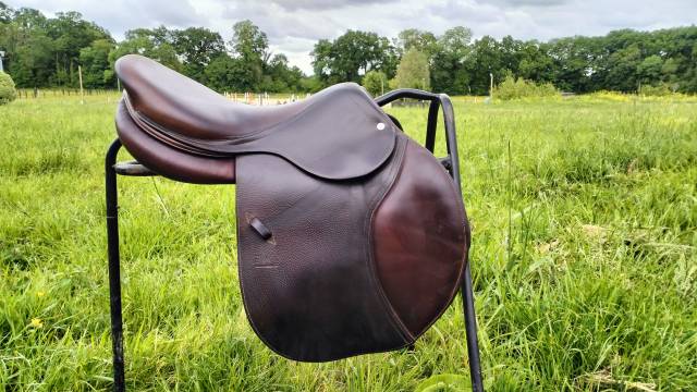 Sella da salto ostacoli CWD  17.5" - 2015
