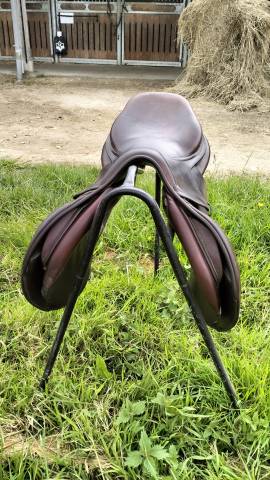 Sella da salto ostacoli CWD  17.5" - 2015