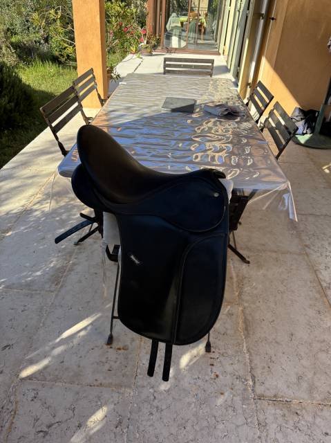 Sella da dressage Wintec  17" - 2024