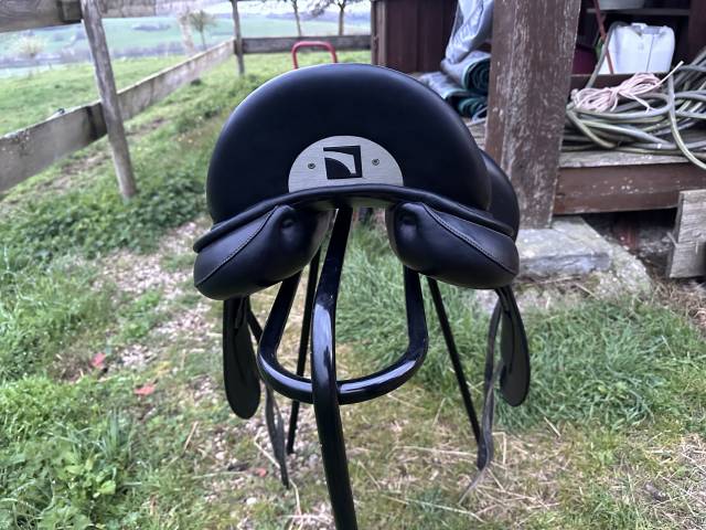 Sella da dressage Childeric  17.5" - 2019