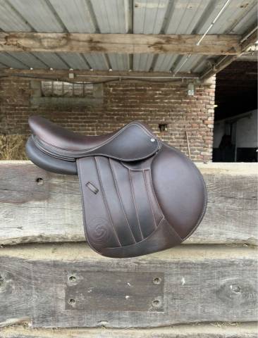 Sella da salto ostacoli Forestier  17" - 2025