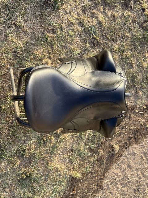 Sella da dressage Equipe  17.5" - 2022