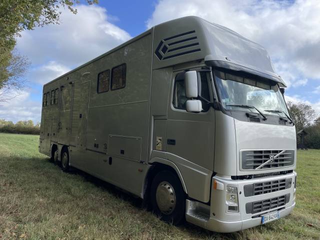 Camion per Cavalli Ketterer FH 12 2008 Occasione