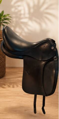 Sella da dressage Prestige Italia  18" - 2017