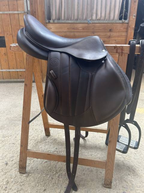 Sella da salto ostacoli Forestier  17.5" - 2020