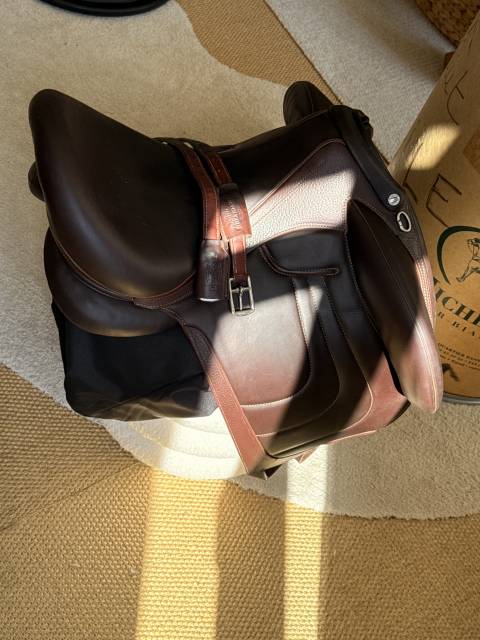 Sella da dressage Devoucoux  17" - 2022
