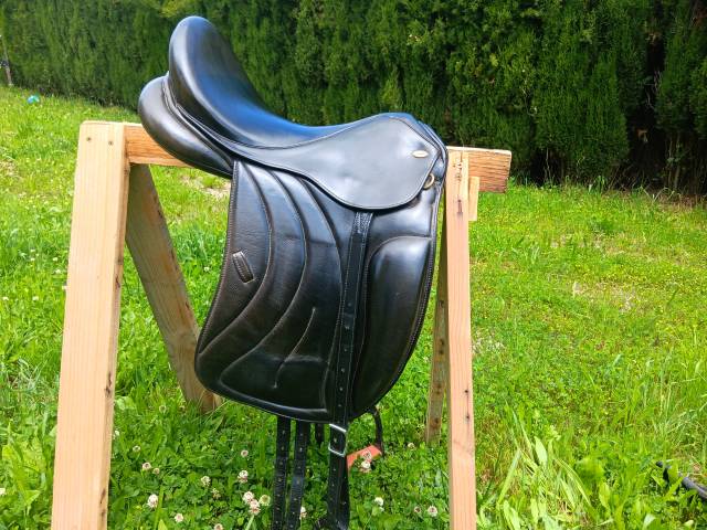 Sella da dressage   18" - 2008