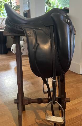 Sella da dressage Devoucoux  17" - 2012