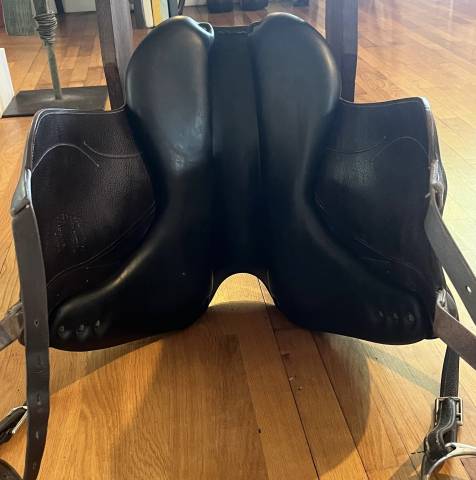 Sella da dressage Devoucoux  17" - 2012