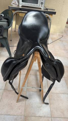 Sella da dressage KENT & MASTERS  17.5" - 2018