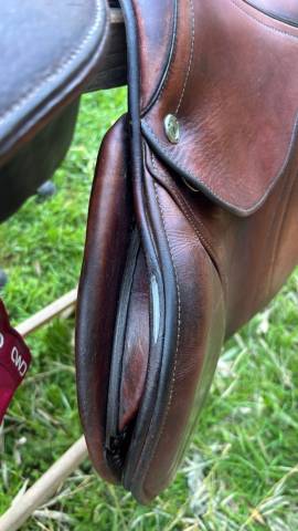 Sella da salto ostacoli CWD  17.5" - 2024
