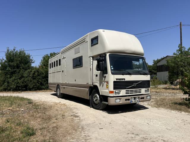 Camion per Cavalli Volvo Fl7 1995 Occasione