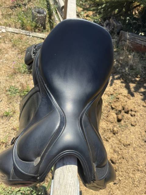 Sella da dressage Ikonic  17" - 2018