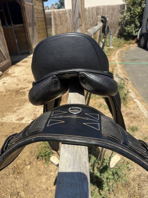 Sella da dressage Ikonic  17" - 2018