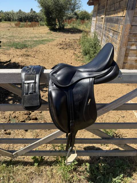 Sella da dressage Ikonic  17" - 2018