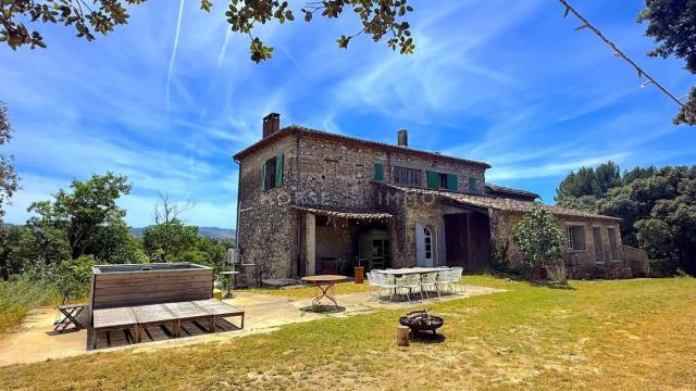 Propriet&agrave; equestre In vendita Vaucluse