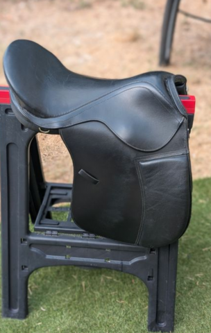 Sella da dressage   17.5" - 2015