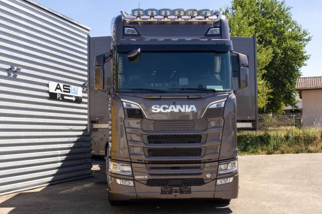 Camion per Cavalli Roelofsen  2023 Occasione