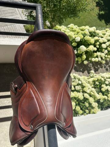 Sella da salto ostacoli CWD  17.5" - 2023
