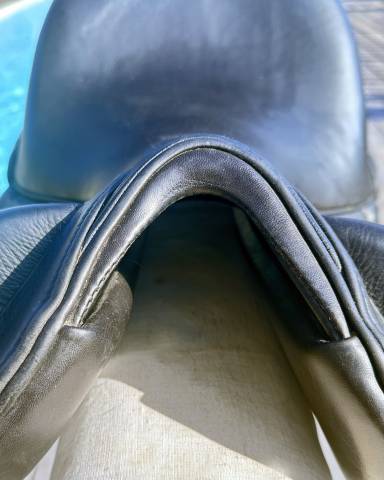 Sella da dressage Gaston Mercier  16.5" - 2023