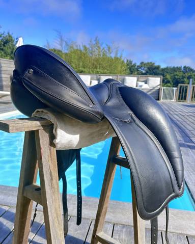Sella da dressage Gaston Mercier  16.5" - 2023