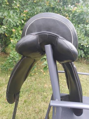 Sella da dressage Baude Daphn&eacute;e  17.5" - 2016