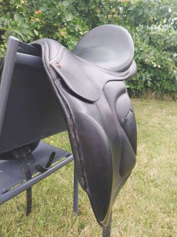 Sella da dressage Baude Daphn&eacute;e  17.5" - 2016
