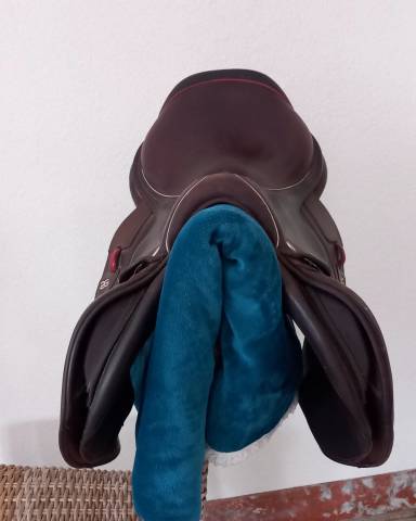 Sella da salto ostacoli CWD  17.5" - 2023